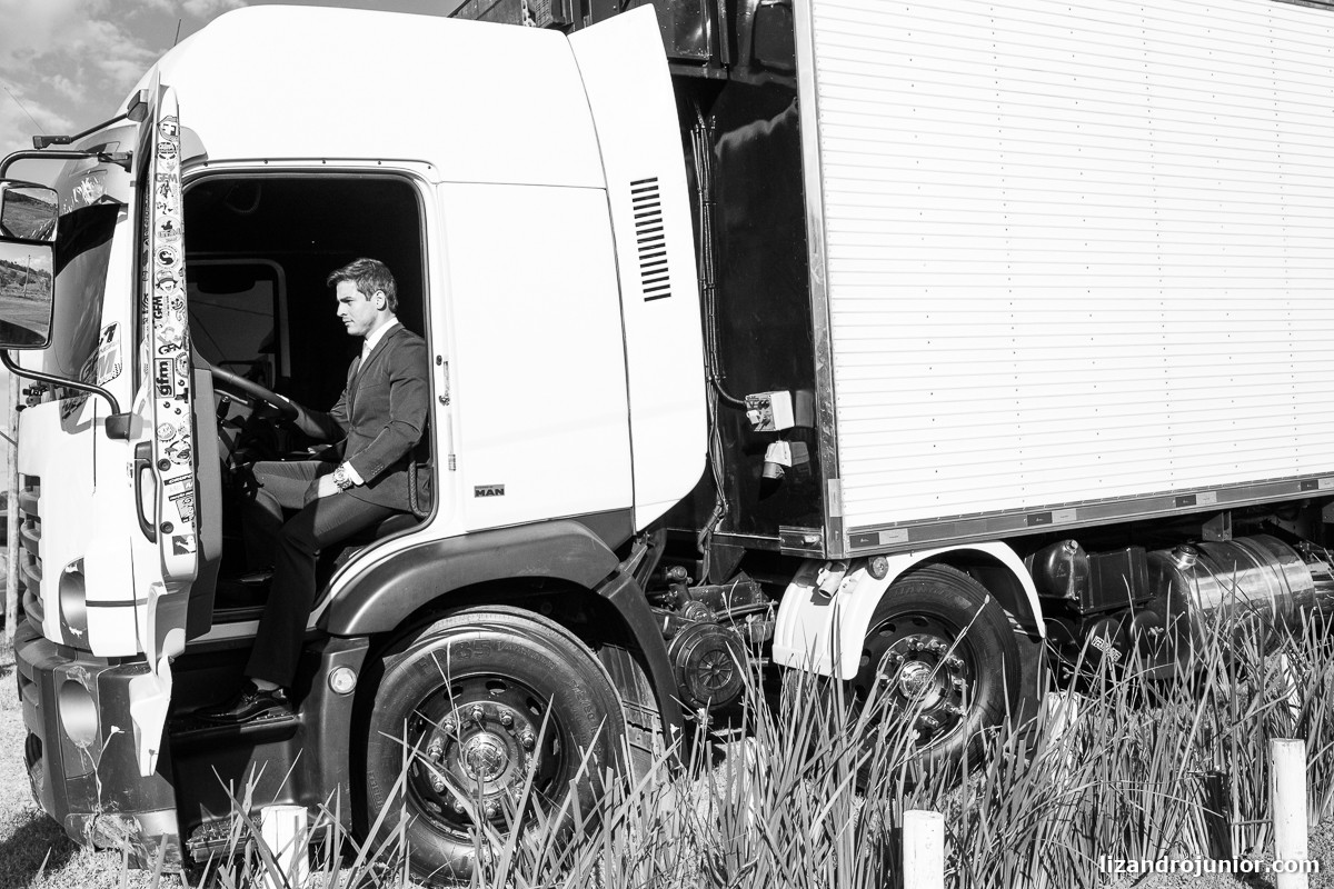 lizandro junior fotógrafo de casamento, fotógrafo patos de minas, lizandro júnior, casamento no campo, pousada avalon, casamento sitio, henrick e lorrany patos de minas, noivo caminhão