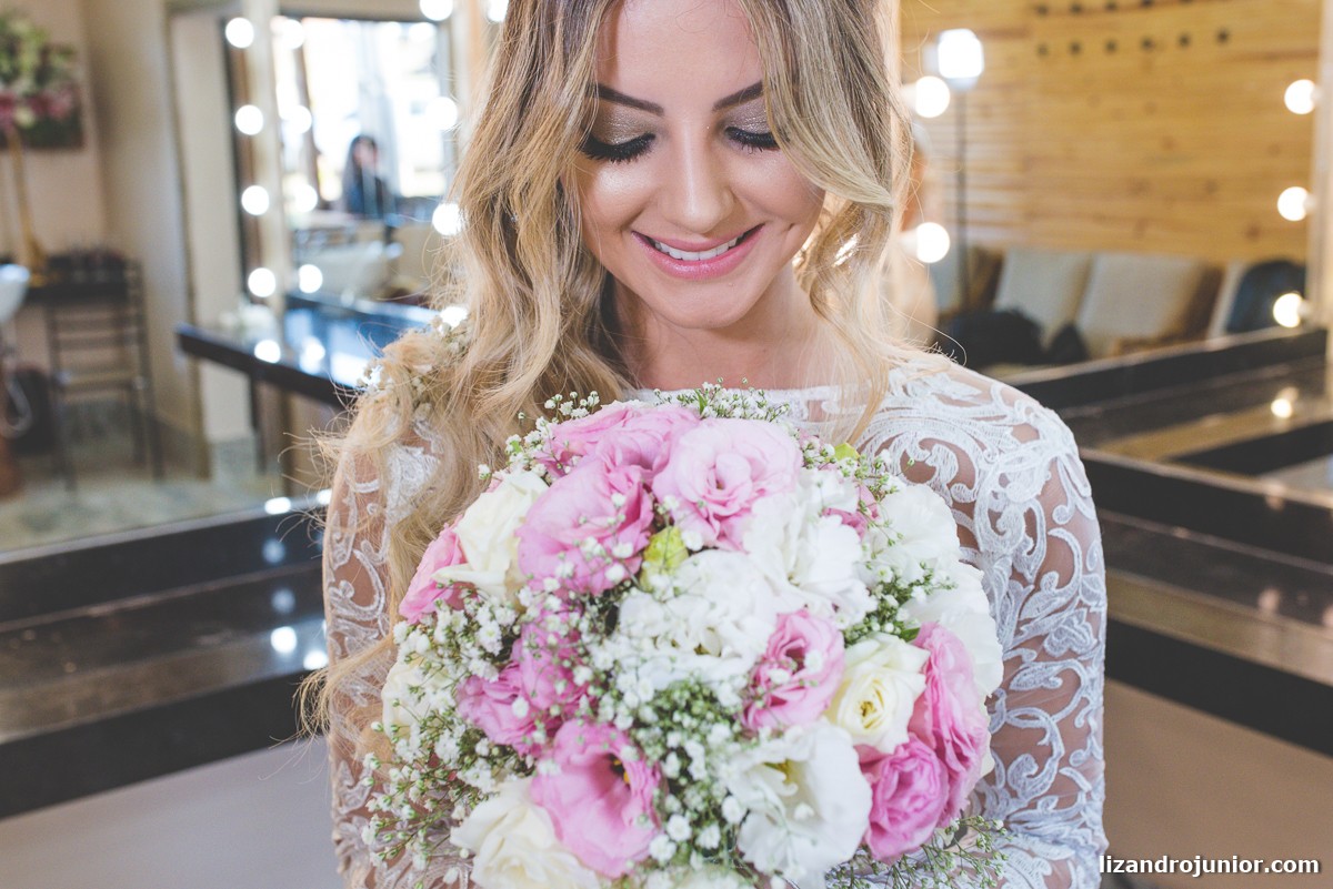 lizandro junior fotógrafo de casamento, fotógrafo patos de minas, lizandro júnior, casamento no campo, pousada avalon, casamento sitio, henrick e lorrany patos de minas, bouquet noiva