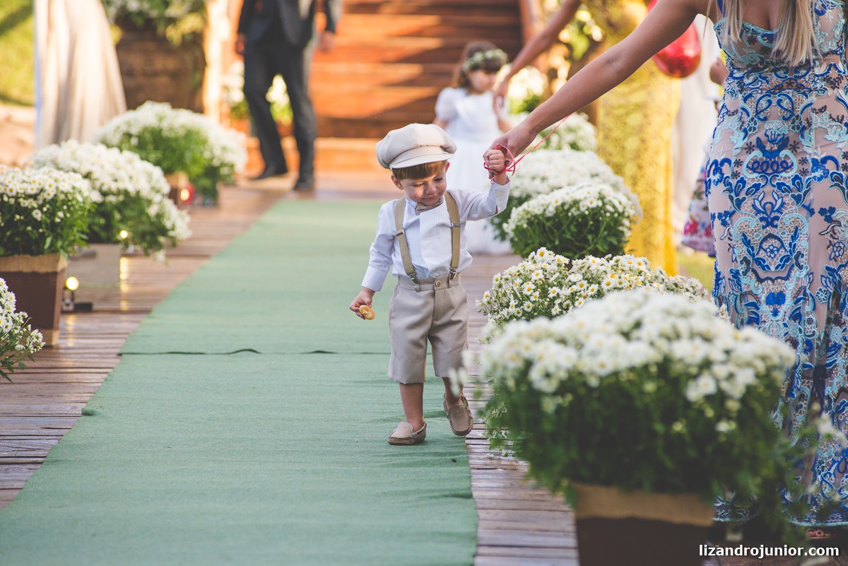 lizandro junior fotógrafo de casamento, fotógrafo patos de minas, lizandro júnior, casamento no campo, pousada avalon, casamento sitio, henrick e lorrany patos de minas, crianças chorando