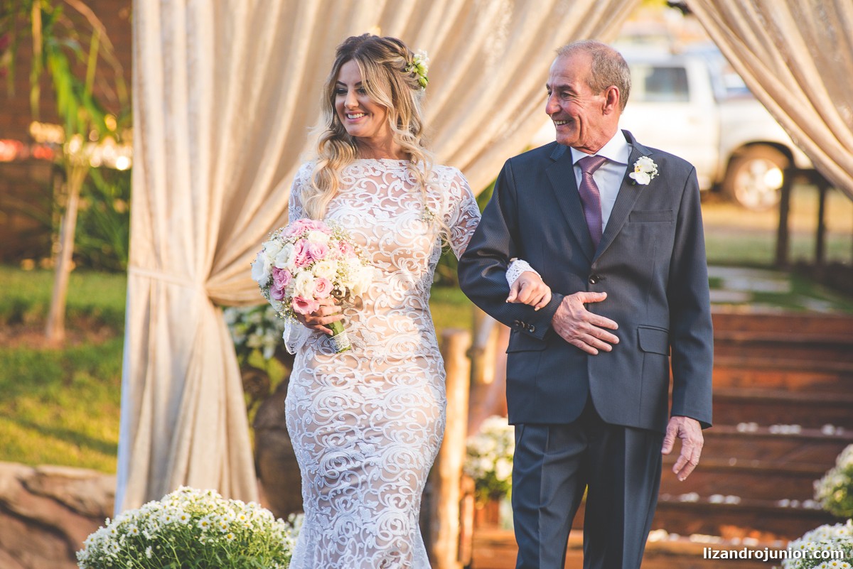 lizandro junior fotógrafo de casamento, fotógrafo patos de minas, lizandro júnior, casamento no campo, pousada avalon, casamento sitio, henrick e lorrany patos de minas, entrada da noiva