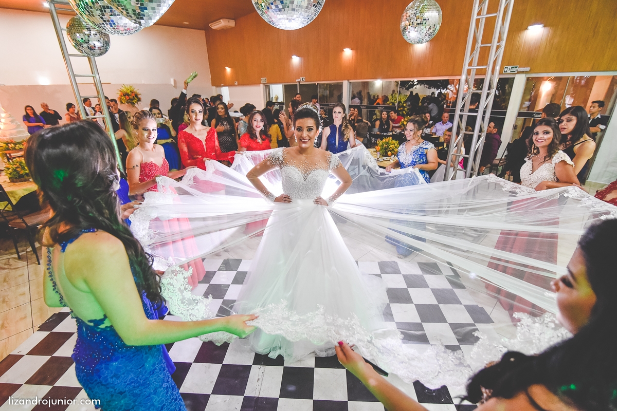 lizandro junior, fotografo de casamento patos de minas, foto de casamento, casamento patos de minas, lizandro júnior, monalisa e paulo, noivos, rosário patos de minas, neusa canedo