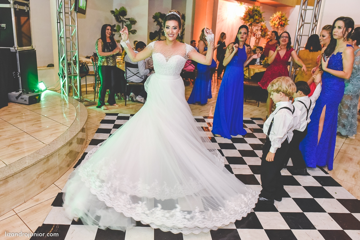 lizandro junior, fotografo de casamento patos de minas, foto de casamento, casamento patos de minas, lizandro júnior, monalisa e paulo, noivos, rosário patos de minas, neusa canedo