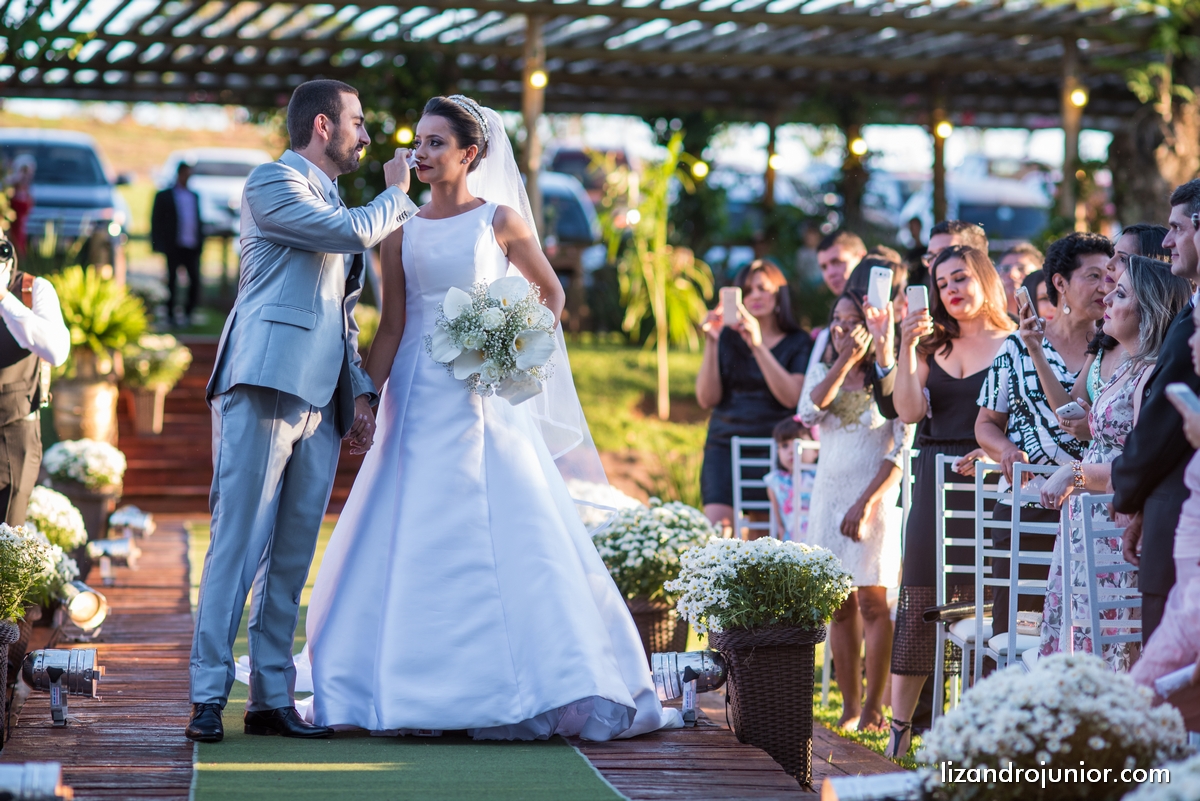 lizandro junior, fotografo de casamento patos de minas, foto de casamento, casamento patos de minas, lizandro júnior, bruna e fulgêncio, noivos,