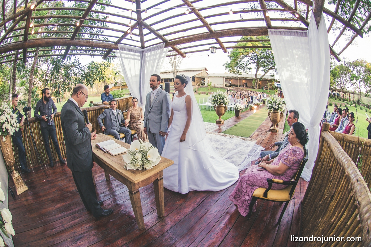 lizandro junior, fotografo de casamento patos de minas, foto de casamento, casamento patos de minas, lizandro júnior, bruna e fulgêncio, noivos,