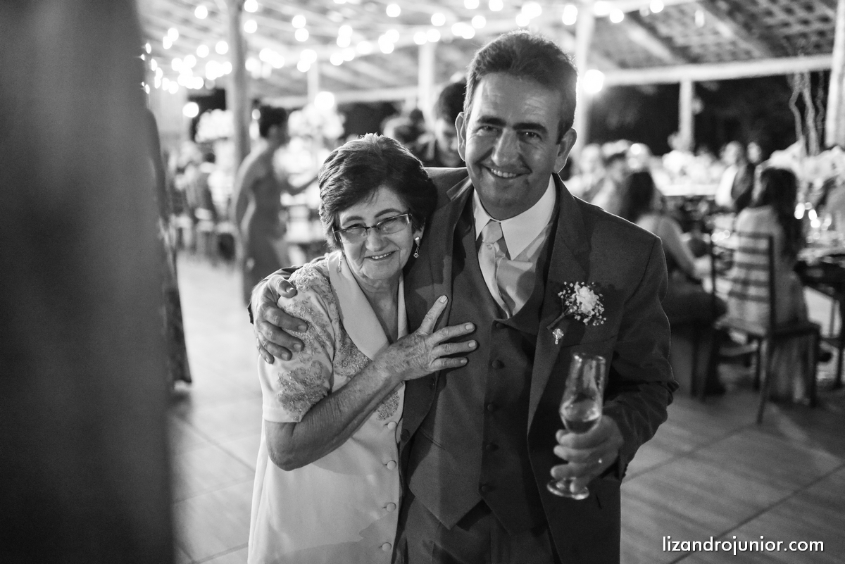 lizandro junior, fotografo de casamento patos de minas, foto de casamento, casamento patos de minas, lizandro júnior, bruna e fulgêncio, noivos,