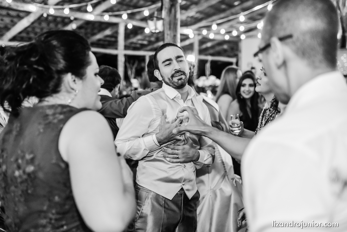 lizandro junior, fotografo de casamento patos de minas, foto de casamento, casamento patos de minas, lizandro júnior, bruna e fulgêncio, noivos,