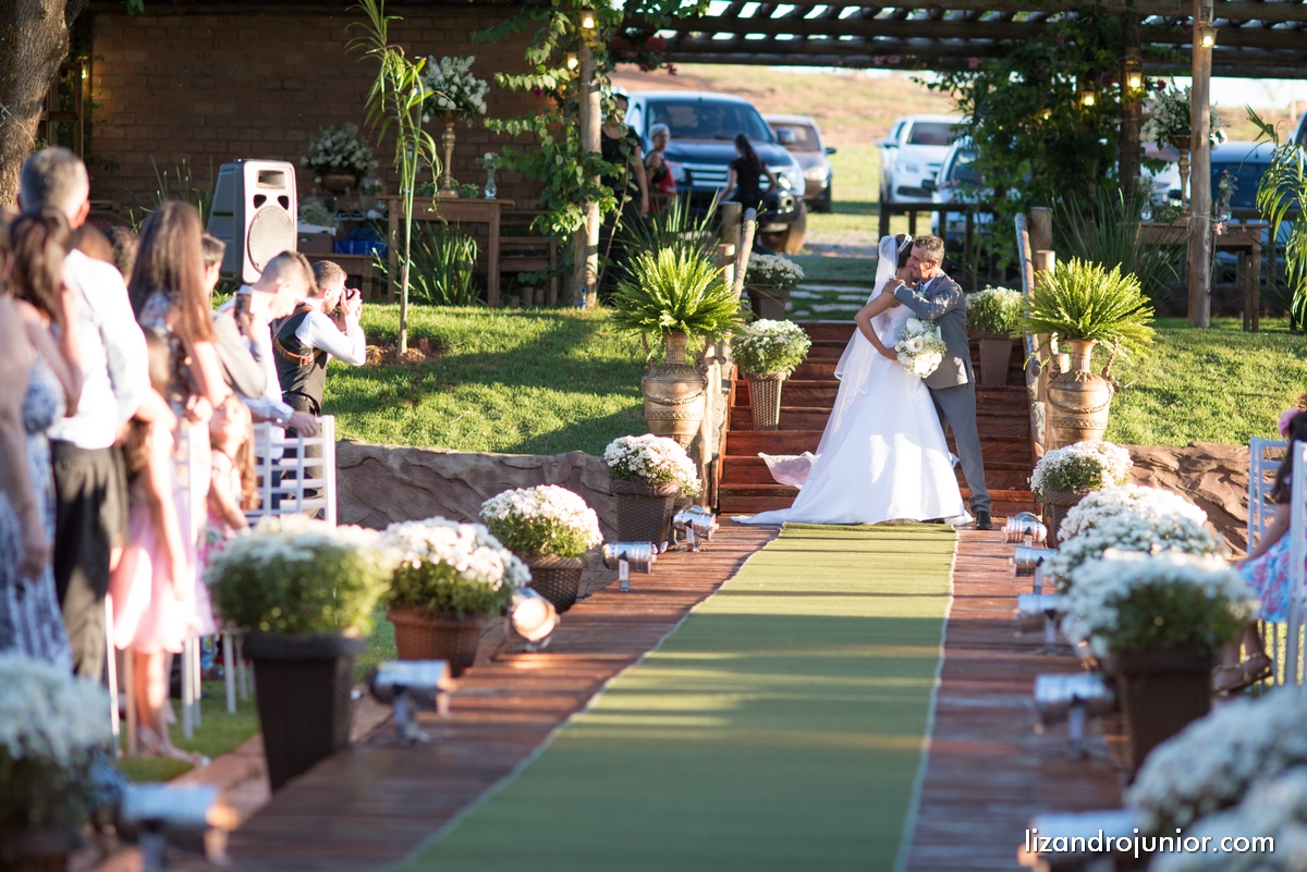 lizandro junior, fotografo de casamento patos de minas, foto de casamento, casamento patos de minas, lizandro júnior, bruna e fulgêncio, noivos,