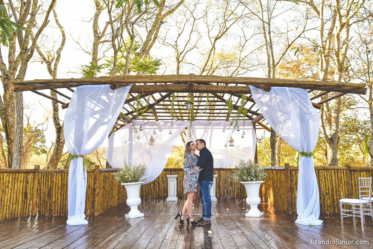 ensaio namorando, fotógrafo de casamento patos de minas, lizandro júnior fotógrafo, fotografia de casamento, minas gerais, ensaio romantico, namorando, ensaio
