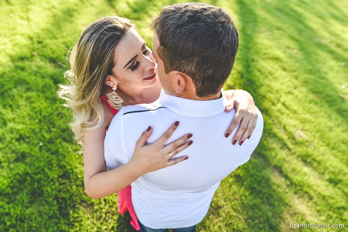 ensaio namorando, fotógrafo de casamento patos de minas, lizandro júnior fotógrafo, fotografia de casamento, minas gerais, ensaio romantico, namorando, ensaio