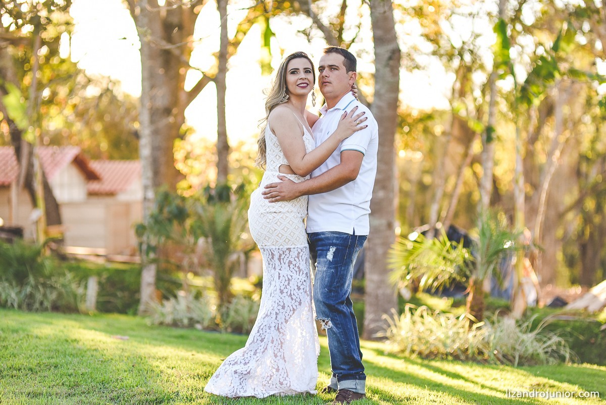 ensaio namorando, fotógrafo de casamento patos de minas, lizandro júnior fotógrafo, fotografia de casamento, minas gerais, ensaio romantico, namorando, ensaio
