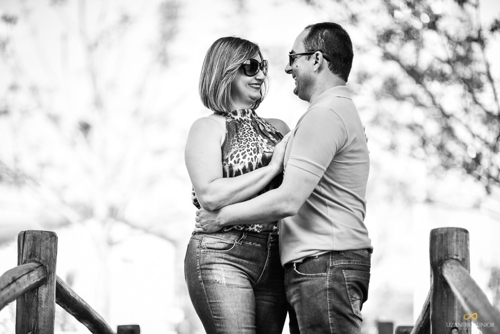 lizandro junior, ensaio namorando, ensaio romântico, ensaio ao ar livre, fotógrafo patos de minas, fotógrafo minas gerais, fotógrafo de casamento mg, minas gerais, ensaio engraçado