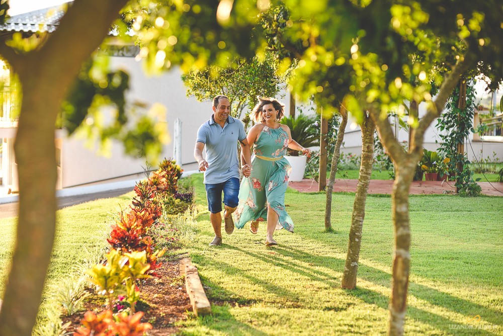 lizandro junior, ensaio namorando, ensaio romântico, ensaio ao ar livre, fotógrafo patos de minas, fotógrafo minas gerais, fotógrafo de casamento mg, minas gerais, ensaio engraçado