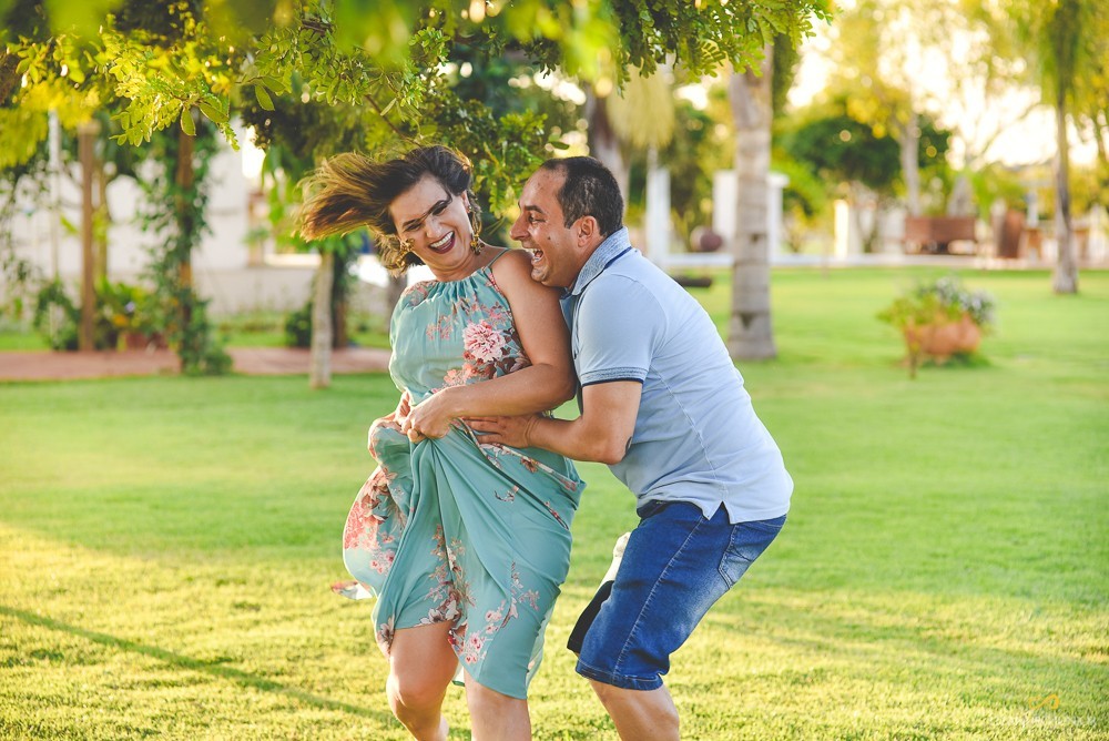 lizandro junior, ensaio namorando, ensaio romântico, ensaio ao ar livre, fotógrafo patos de minas, fotógrafo minas gerais, fotógrafo de casamento mg, minas gerais, ensaio engraçado