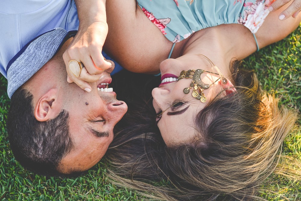 lizandro junior, ensaio namorando, ensaio romântico, ensaio ao ar livre, fotógrafo patos de minas, fotógrafo minas gerais, fotógrafo de casamento mg, minas gerais, ensaio engraçado