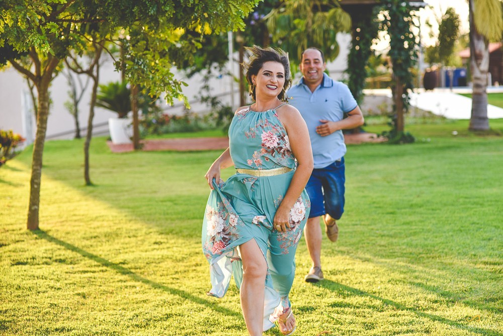 lizandro junior, ensaio namorando, ensaio romântico, ensaio ao ar livre, fotógrafo patos de minas, fotógrafo minas gerais, fotógrafo de casamento mg, minas gerais, ensaio engraçado