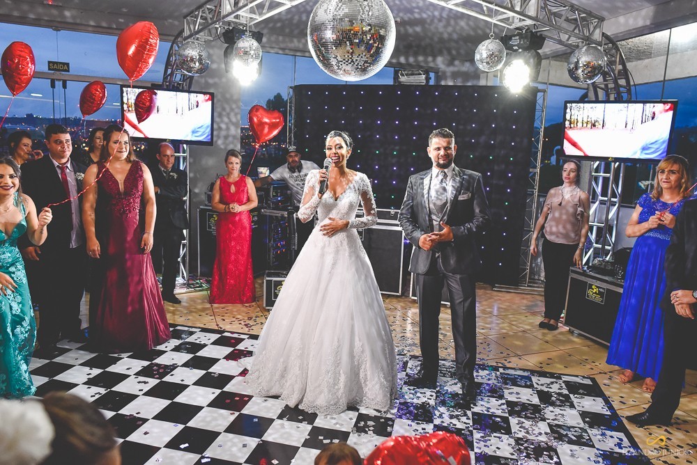 FOTOGRAFO PATOS DE MINAS CASAMENTO LIZANDRO JUNIOR MONICA E WINICIUS  PATOS MINAS GERAIS FOTOGRAFO DECORAÇÃO DE CASAMENTO NEUSA CANEDO PATOS DE MINAS VESTIDO HERMANAS NOIVAS E FESTAS DJ JACARÉ PISTA DE DANÇA