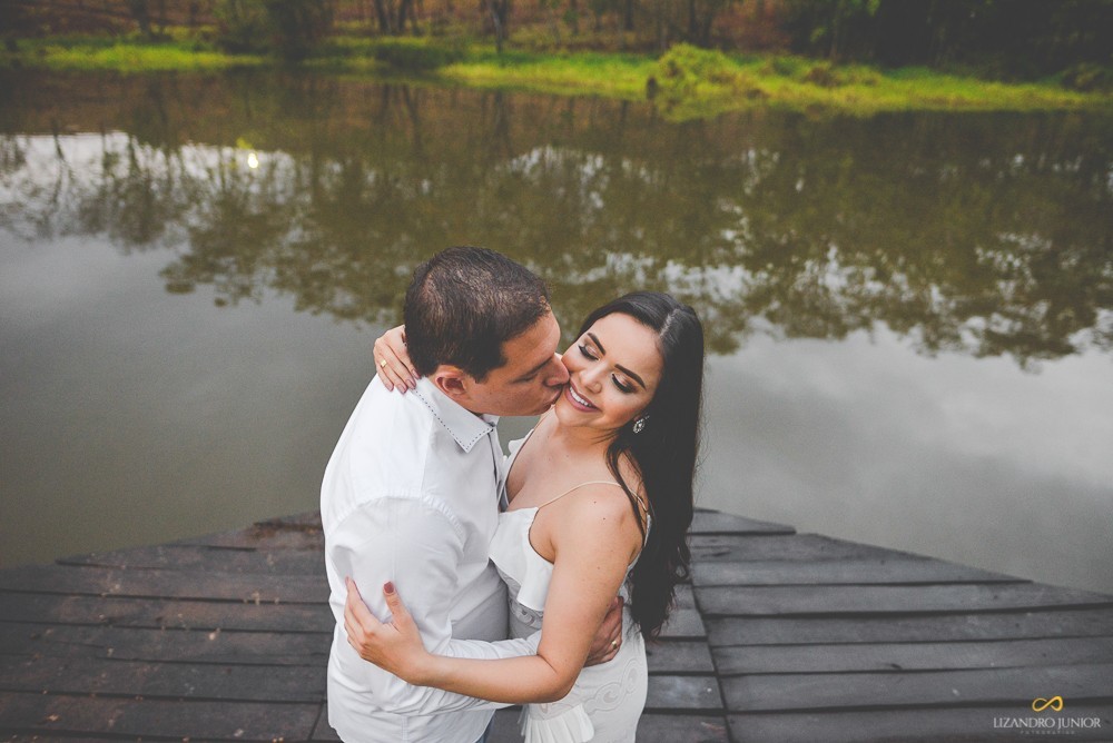 ENSAIO NAMORANDO ENSAIO ROMANTICO ROMANTISMO ENSAIO AO AR LIVRE ENSAIO FAZENDA PATOS DE MINAS MINAS GERAIS FOTÓGRAFO DE CASAMENTO LIZANDRO JUNIOR FOTOGRAFO MINAS GERAIS ENSAIO LINDO DICAS DE ENSAIO NAMORO PATOS DE MINAS