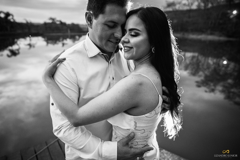 ENSAIO NAMORANDO ENSAIO ROMANTICO ROMANTISMO ENSAIO AO AR LIVRE ENSAIO FAZENDA PATOS DE MINAS MINAS GERAIS FOTÓGRAFO DE CASAMENTO LIZANDRO JUNIOR FOTOGRAFO MINAS GERAIS ENSAIO LINDO DICAS DE ENSAIO NAMORO PATOS DE MINAS