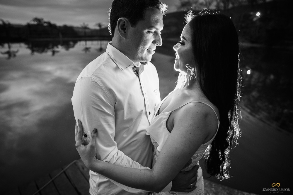 ENSAIO NAMORANDO ENSAIO ROMANTICO ROMANTISMO ENSAIO AO AR LIVRE ENSAIO FAZENDA PATOS DE MINAS MINAS GERAIS FOTÓGRAFO DE CASAMENTO LIZANDRO JUNIOR FOTOGRAFO MINAS GERAIS ENSAIO LINDO DICAS DE ENSAIO NAMORO PATOS DE MINAS