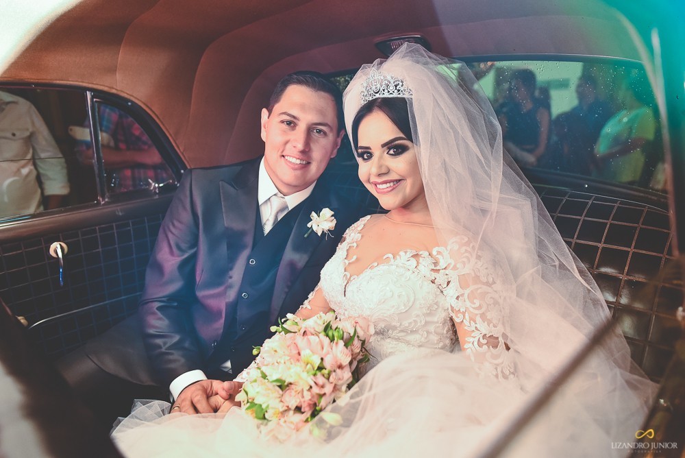 CASAMENTO PATOS DE MINAS IGREJA DO ROSÁRIO LIZANDRO JUNIOR FOTOGRAFO MINAS GERAIS PATOS DE MINAS ANAISA E EVERTON CARRO ANTIGO LAGOA FORMOSA ALUGUEL