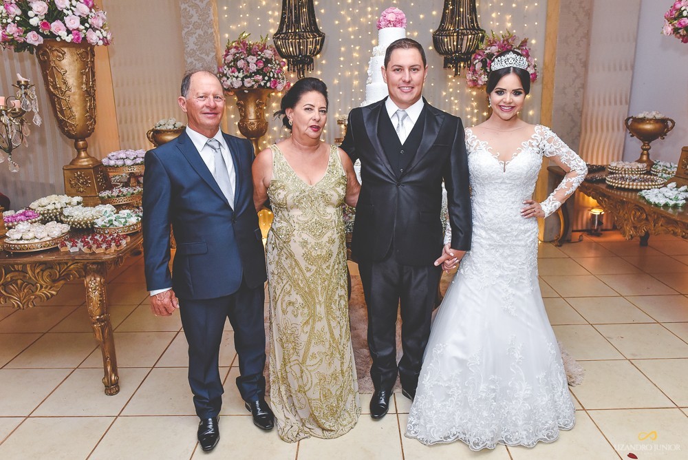 CASAMENTO PATOS DE MINAS IGREJA DO ROSÁRIO LIZANDRO JUNIOR FOTOGRAFO MINAS GERAIS PATOS DE MINAS ANAISA E EVERTON DECORAÇÃO DE CASAMENTO FESTA DE CASAMENTO