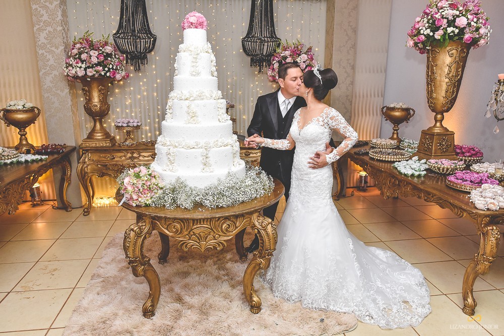 CASAMENTO PATOS DE MINAS IGREJA DO ROSÁRIO LIZANDRO JUNIOR FOTOGRAFO MINAS GERAIS PATOS DE MINAS ANAISA E EVERTON DECORAÇÃO DE CASAMENTO FESTA DE CASAMENTO