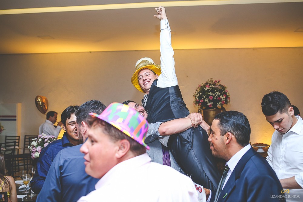 CASAMENTO PATOS DE MINAS IGREJA DO ROSÁRIO LIZANDRO JUNIOR FOTOGRAFO MINAS GERAIS PATOS DE MINAS ANAISA E EVERTON DECORAÇÃO DE CASAMENTO FESTA DE CASAMENTO