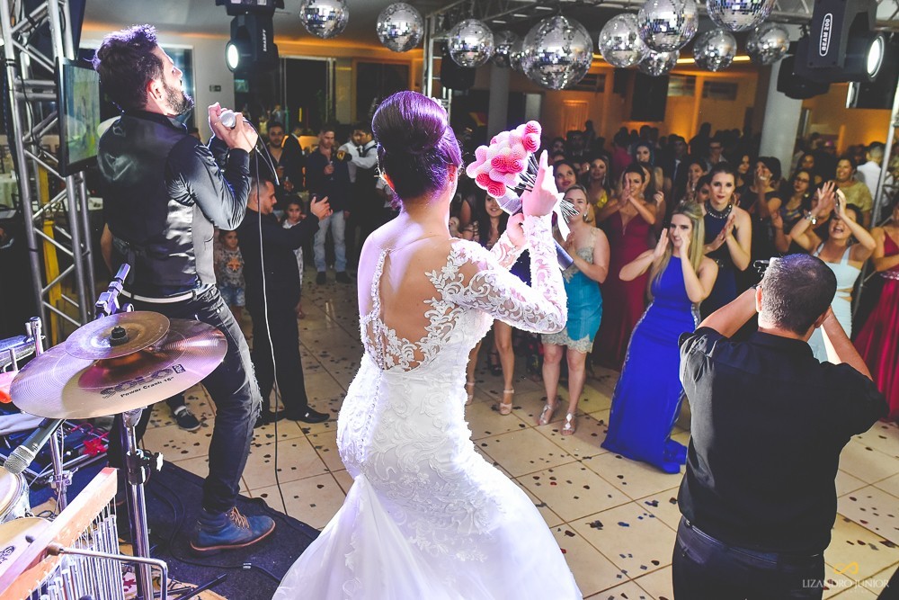 CASAMENTO PATOS DE MINAS IGREJA DO ROSÁRIO LIZANDRO JUNIOR FOTOGRAFO MINAS GERAIS PATOS DE MINAS ANAISA E EVERTON DECORAÇÃO DE CASAMENTO FESTA DE CASAMENTO