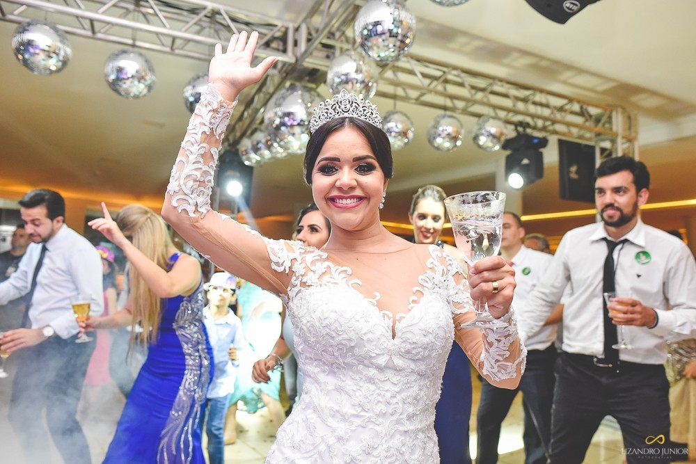 CASAMENTO PATOS DE MINAS IGREJA DO ROSÁRIO LIZANDRO JUNIOR FOTOGRAFO MINAS GERAIS PATOS DE MINAS ANAISA E EVERTON DECORAÇÃO DE CASAMENTO FESTA DE CASAMENTO