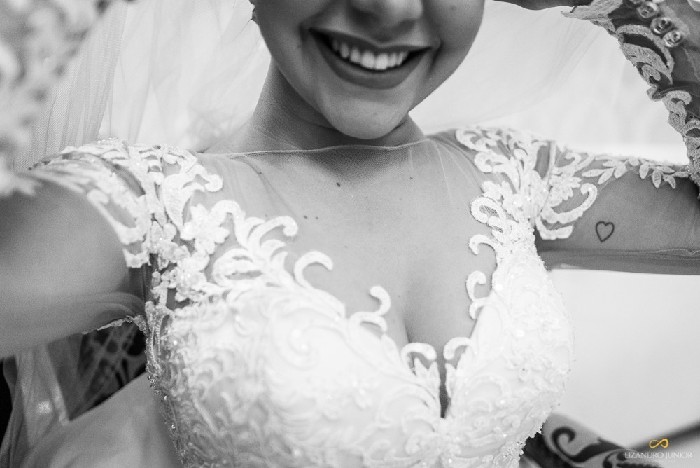 MAKING OF DA NOIVA SALÃO DIVAS BARBARA MAQUIAGENS NICE TEIXEIRA ANAISA E EVERTON LIZANDRO JUNIOR FOTOGRAFO DE CASAMENTO MINAS GERAIS VESTIDO DE NOIVA MADRINHAS