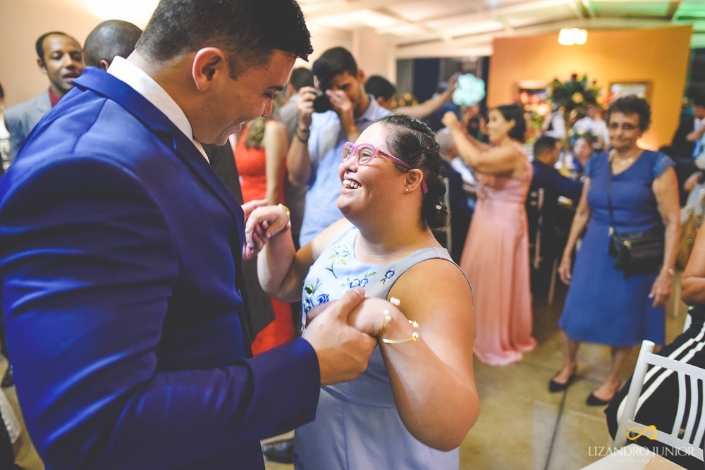 FOTOGRAFO LIZANDRO JUNIOR CASAMENTO ANDRESSA E PEDRO PATOS DE MINAS SALÃO THIAGO LIMA NOIVA CLASSICA NOIVINHA LINDA AMOR FOTOGRAFIA DE CASAMENTO AO AR LIVRE