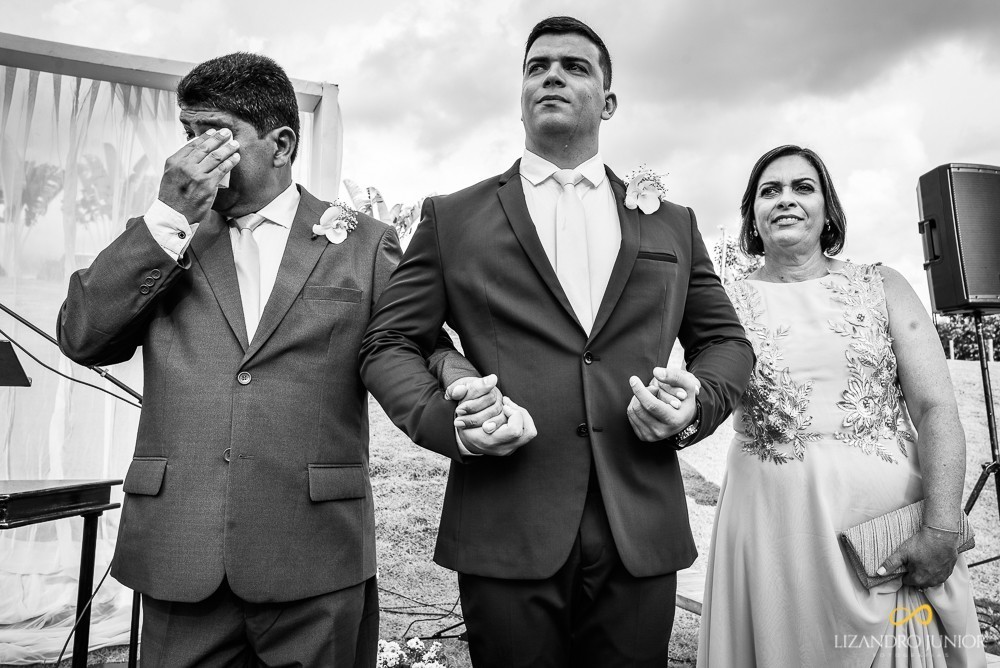 FOTOGRAFO LIZANDRO JUNIOR CASAMENTO ANDRESSA E PEDRO PATOS DE MINAS SALÃO THIAGO LIMA NOIVA CLASSICA NOIVINHA LINDA AMOR FOTOGRAFIA DE CASAMENTO AO AR LIVRE