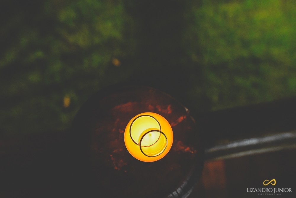 NOIVA ENTRANDO PRIMEIRO QUE O NOIVO NOIVA ESPERANDO NOIVO NO ALTAR CASAMENTO AO AR LIVRE SÍTIO TÔE DO JÓ NOIVOS EVANGÉLICOS NOIVO RECEBENDO A NOIVA CERIMONIA EVANGÉLICA DECORAÇÃO DE CASAMENTO SÍTIO TÕE DO JÓ PATOS DE MINAS