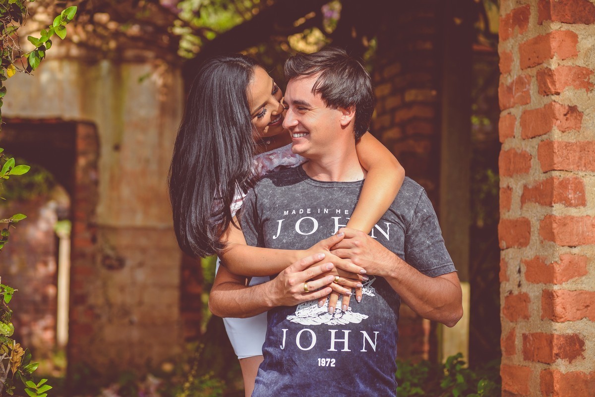 ENSAIO NAMORANDO ARAXÁ, ENSAIO EM ARAXÁ, ENSAIO ROMÂNTICO, ENSAIO PRÉ-CASAMENTO, PATOS DE MINAS, FOTÓGRAFO LIZANDRO JÚNIOR, FOTOGRAFIA DE CASAMENTO, CASAMENTO PATOS DE MINAS