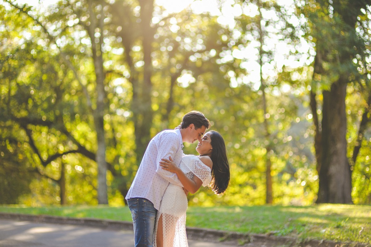 ENSAIO NAMORANDO ARAXÁ, ENSAIO EM ARAXÁ, ENSAIO ROMÂNTICO, ENSAIO PRÉ-CASAMENTO, PATOS DE MINAS, FOTÓGRAFO LIZANDRO JÚNIOR, FOTOGRAFIA DE CASAMENTO, CASAMENTO PATOS DE MINAS