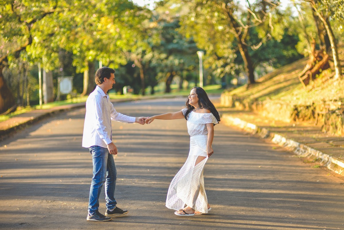 ENSAIO NAMORANDO ARAXÁ, ENSAIO EM ARAXÁ, ENSAIO ROMÂNTICO, ENSAIO PRÉ-CASAMENTO, PATOS DE MINAS, FOTÓGRAFO LIZANDRO JÚNIOR, FOTOGRAFIA DE CASAMENTO, CASAMENTO PATOS DE MINAS