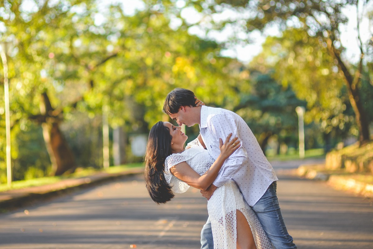 ENSAIO NAMORANDO ARAXÁ, ENSAIO EM ARAXÁ, ENSAIO ROMÂNTICO, ENSAIO PRÉ-CASAMENTO, PATOS DE MINAS, FOTÓGRAFO LIZANDRO JÚNIOR, FOTOGRAFIA DE CASAMENTO, CASAMENTO PATOS DE MINAS