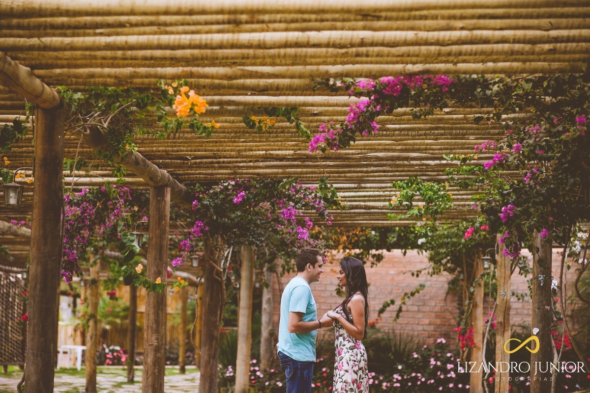 ENSAIO NAMORANDO EDIENE E RICARDO, PATOS DE MINAS, FOTOGRAFO DE CASAMENTO PATOS DE MINAS, POUSADA AVALON, ENSAIO POUSADA AVALON