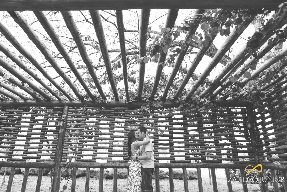 ENSAIO NAMORANDO EDIENE E RICARDO, PATOS DE MINAS, FOTOGRAFO DE CASAMENTO PATOS DE MINAS, POUSADA AVALON, ENSAIO POUSADA AVALON