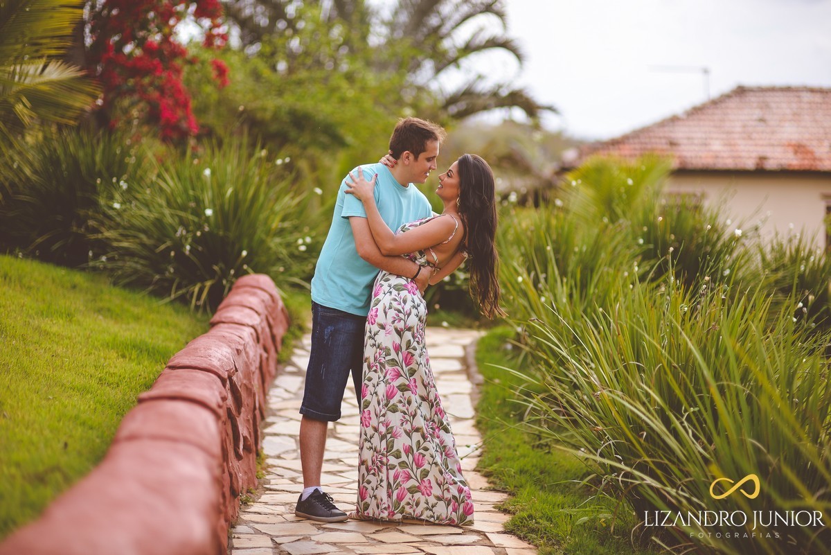 ENSAIO NAMORANDO EDIENE E RICARDO, PATOS DE MINAS, FOTOGRAFO DE CASAMENTO PATOS DE MINAS, POUSADA AVALON, ENSAIO POUSADA AVALON