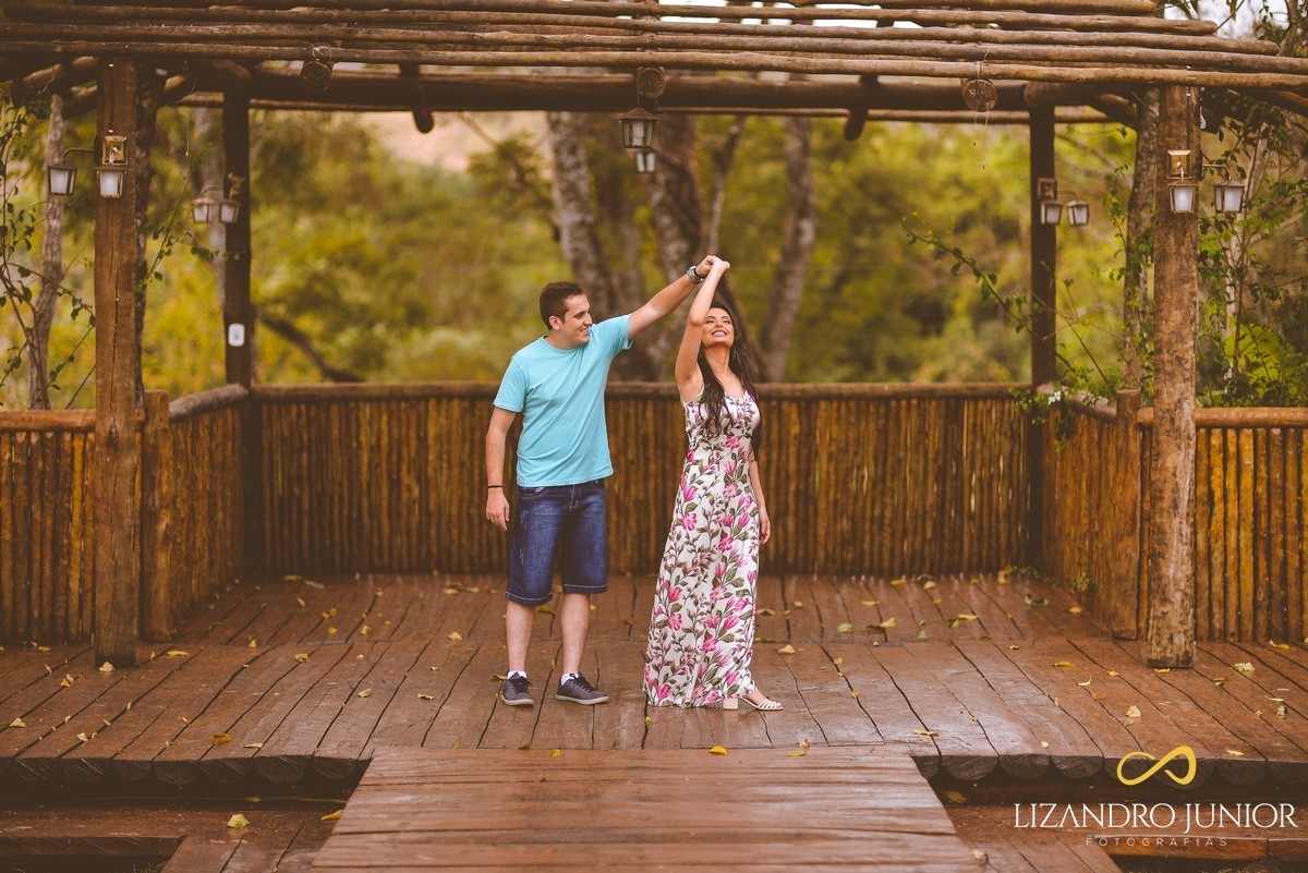 ENSAIO NAMORANDO EDIENE E RICARDO, PATOS DE MINAS, FOTOGRAFO DE CASAMENTO PATOS DE MINAS, POUSADA AVALON, ENSAIO POUSADA AVALON
