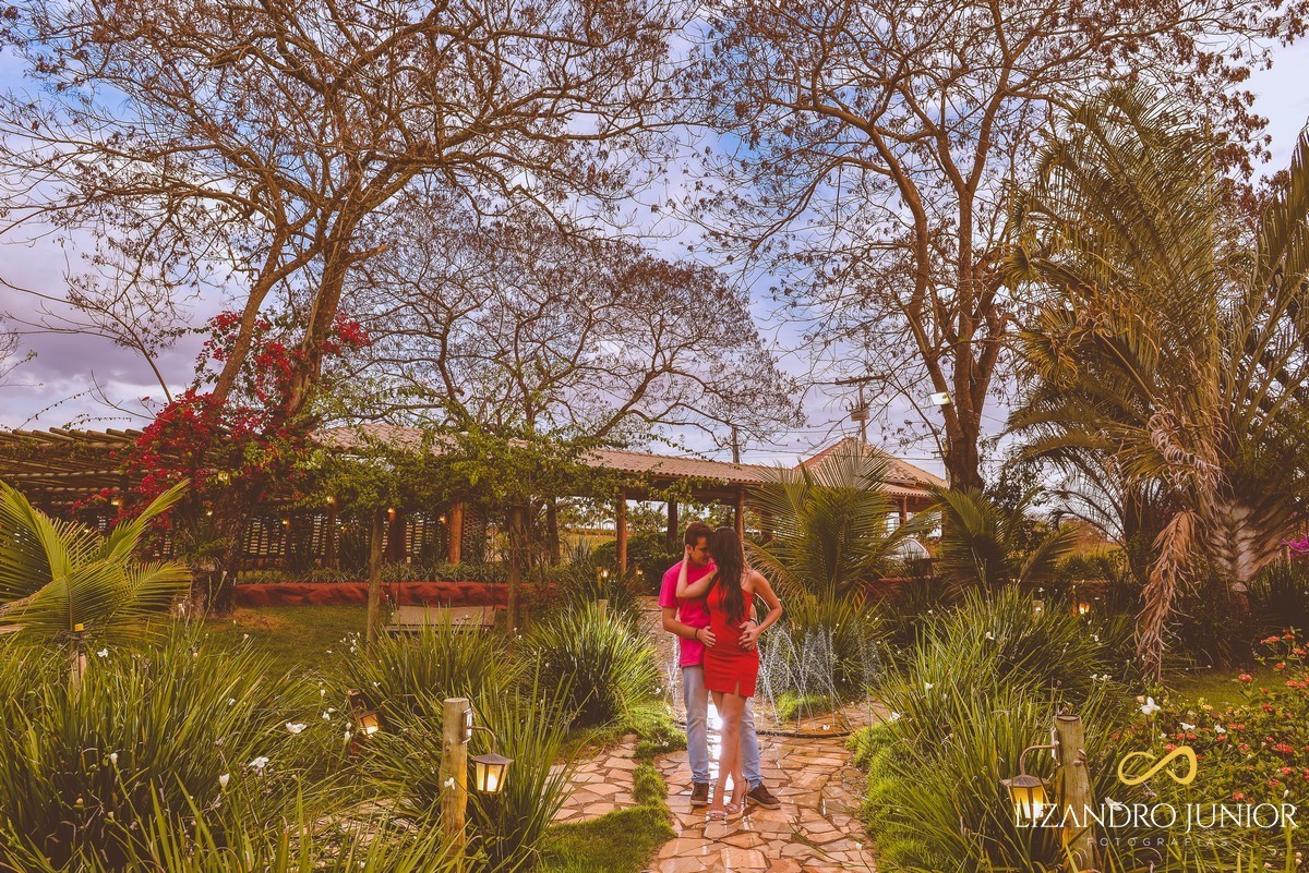 ENSAIO NAMORANDO EDIENE E RICARDO, PATOS DE MINAS, FOTOGRAFO DE CASAMENTO PATOS DE MINAS, POUSADA AVALON, ENSAIO POUSADA AVALON