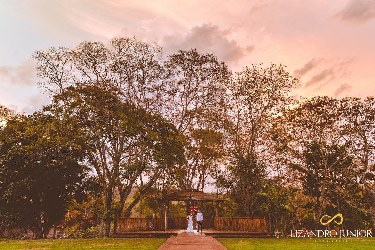 ENSAIO NAMORANDO EDIENE E RICARDO, PATOS DE MINAS, FOTOGRAFO DE CASAMENTO PATOS DE MINAS, POUSADA AVALON, ENSAIO POUSADA AVALON