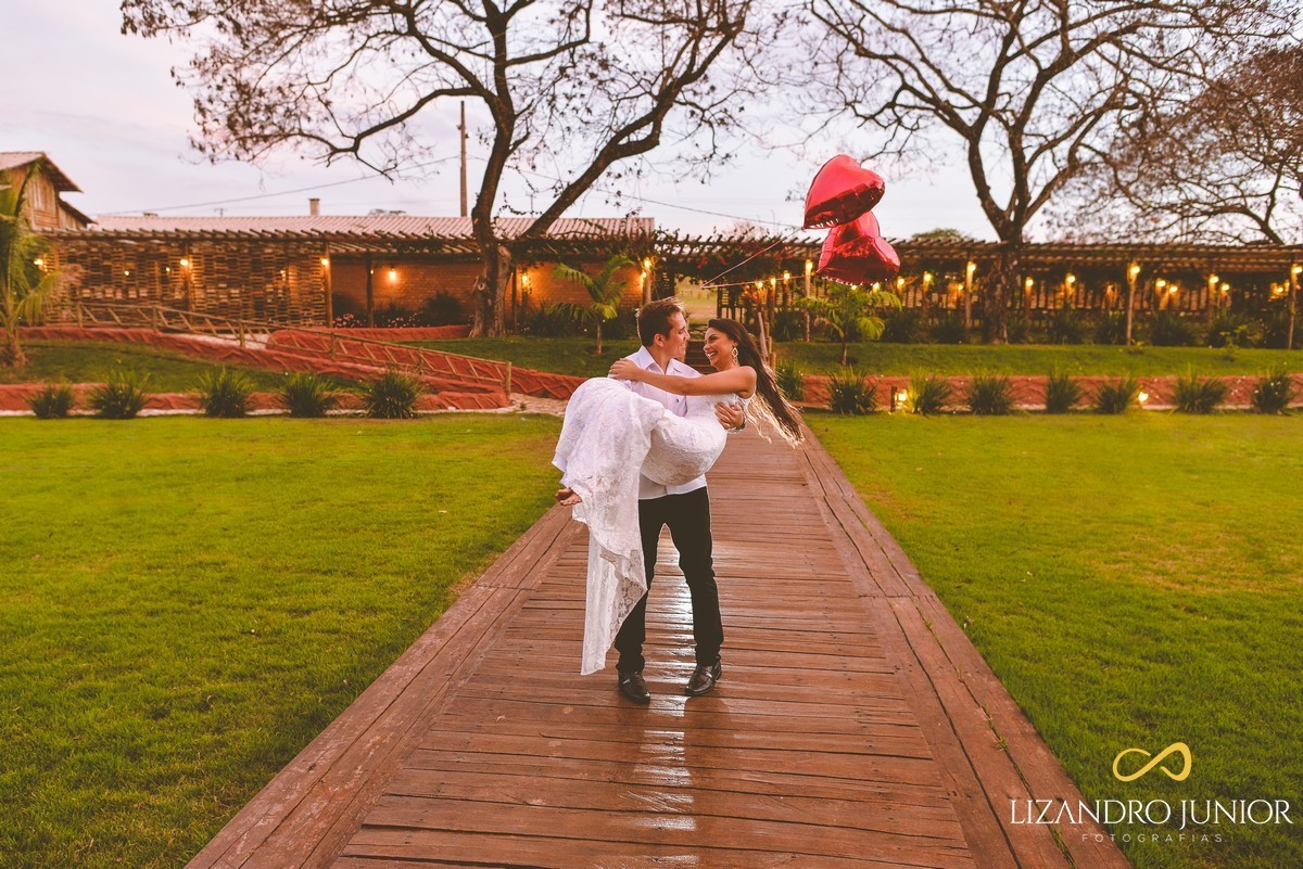ENSAIO NAMORANDO EDIENE E RICARDO, PATOS DE MINAS, FOTOGRAFO DE CASAMENTO PATOS DE MINAS, POUSADA AVALON, ENSAIO POUSADA AVALON