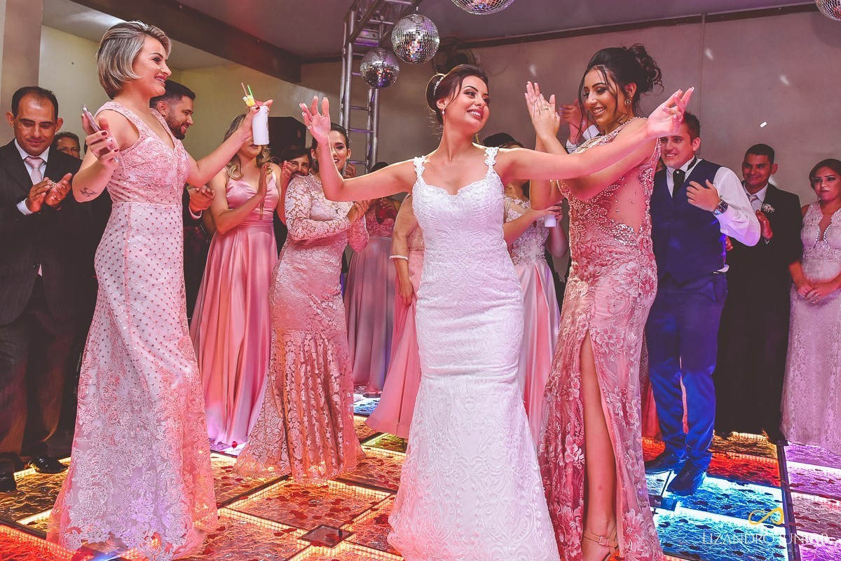 CASAMENTO EDIENE E RICARDO, PATOS DE MINAS, MINAS GERAIS, FOTOGRAFO DE CASAMENTO, PATOS DE MINAS, LIZANDRO JUNIOR, BARBARA GUIMARÃES, NICE TEIXEIRA, NEUSA CANEDO DECORADORA