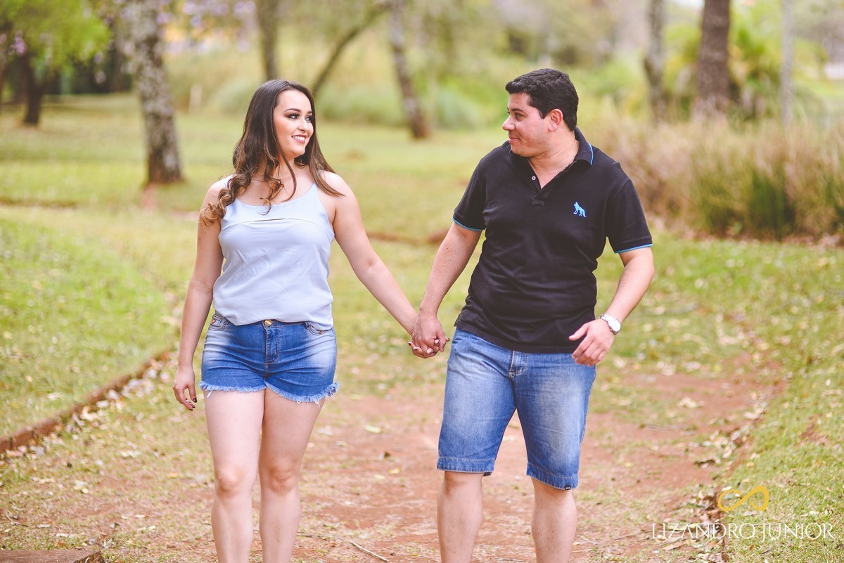 ENSAIO NAMORANDO, ENSAIO ROMÂNTICO, ENSAIO EM ARAXÁ, ARAXÁ MINAS GERAIS, PATOS DE MINAS, FOTOGRAFIA DE CASAMENTO, FOTÓGRAFO LIZANDRO JÚNIOR