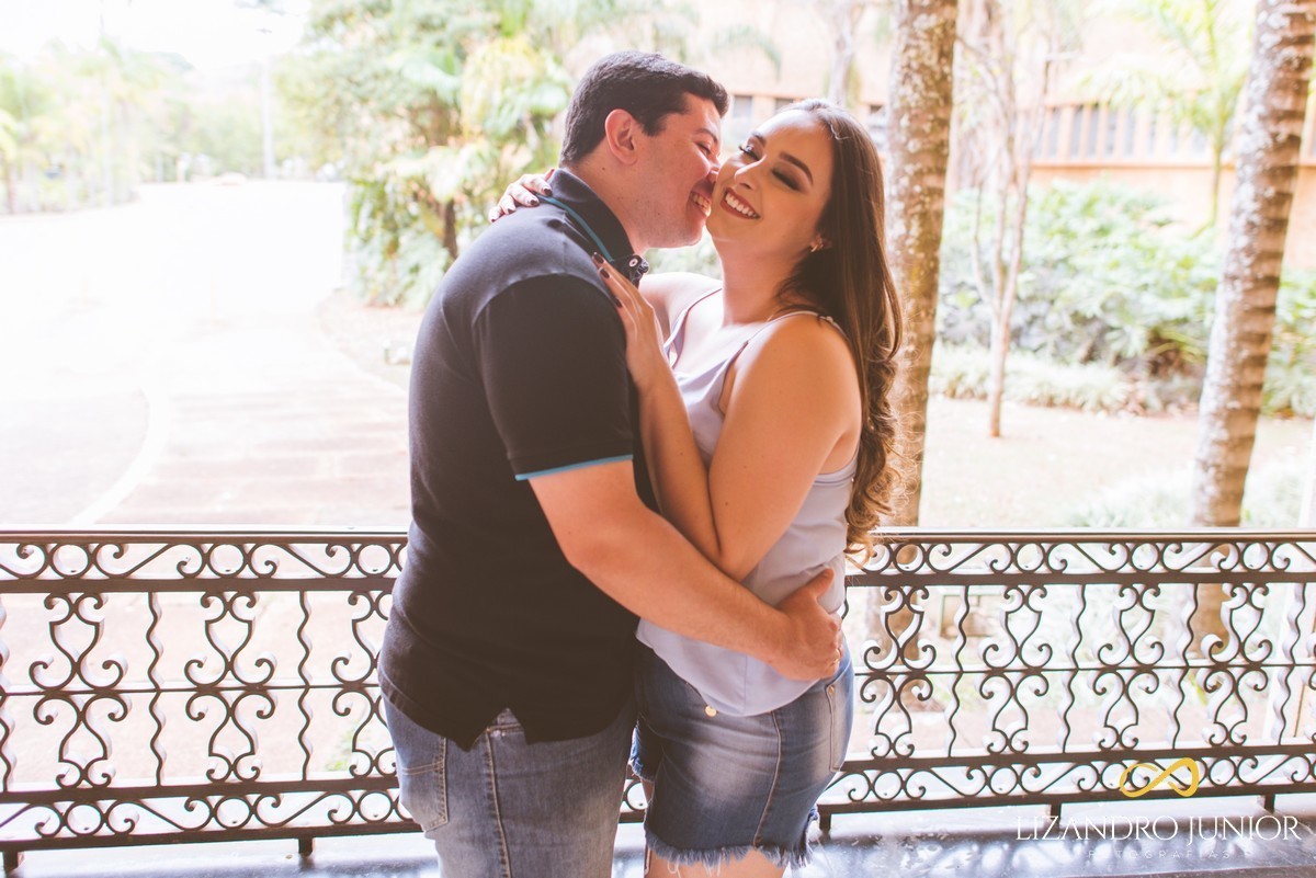 ENSAIO NAMORANDO, ENSAIO ROMÂNTICO, ENSAIO EM ARAXÁ, ARAXÁ MINAS GERAIS, PATOS DE MINAS, FOTOGRAFIA DE CASAMENTO, FOTÓGRAFO LIZANDRO JÚNIOR
