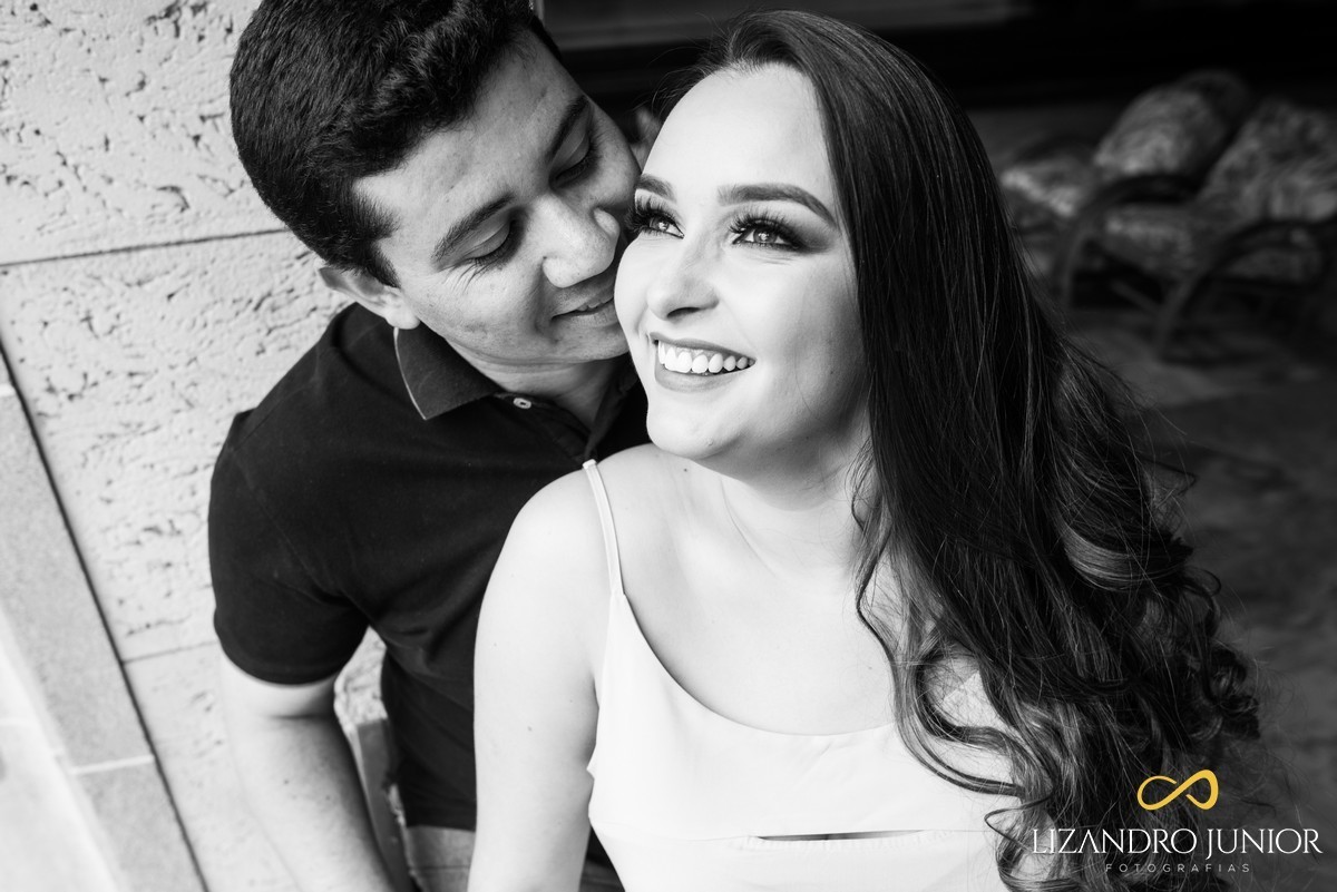 ENSAIO NAMORANDO, ENSAIO ROMÂNTICO, ENSAIO EM ARAXÁ, ARAXÁ MINAS GERAIS, PATOS DE MINAS, FOTOGRAFIA DE CASAMENTO, FOTÓGRAFO LIZANDRO JÚNIOR