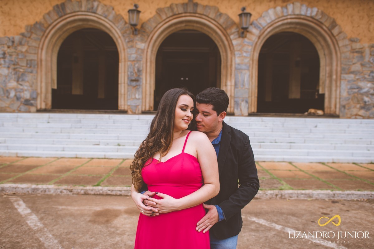 ENSAIO NAMORANDO, ENSAIO ROMÂNTICO, ENSAIO EM ARAXÁ, ARAXÁ MINAS GERAIS, PATOS DE MINAS, FOTOGRAFIA DE CASAMENTO, FOTÓGRAFO LIZANDRO JÚNIOR