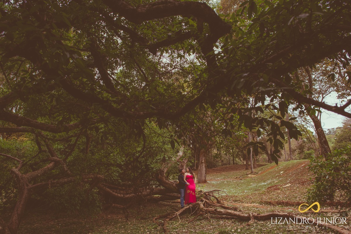 ENSAIO NAMORANDO, ENSAIO ROMÂNTICO, ENSAIO EM ARAXÁ, ARAXÁ MINAS GERAIS, PATOS DE MINAS, FOTOGRAFIA DE CASAMENTO, FOTÓGRAFO LIZANDRO JÚNIOR